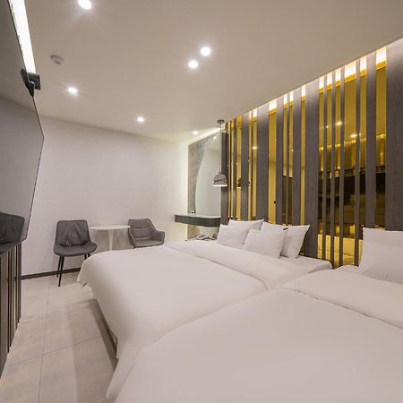 Brown Dot Hotel Sinan Gwangju Metropolitan City Bagian luar foto