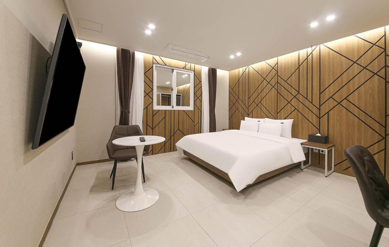 Brown Dot Hotel Sinan Gwangju Metropolitan City Bagian luar foto