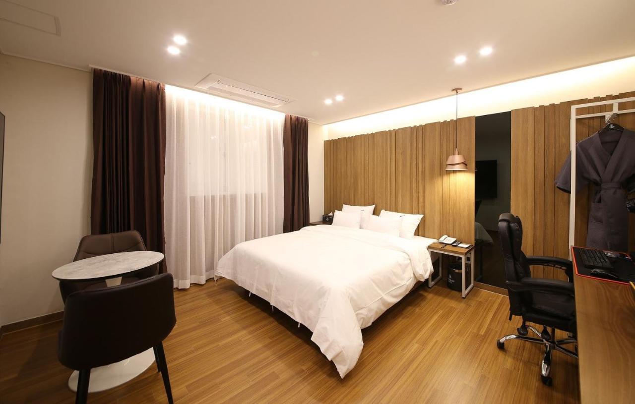Brown Dot Hotel Sinan Gwangju Metropolitan City Bagian luar foto