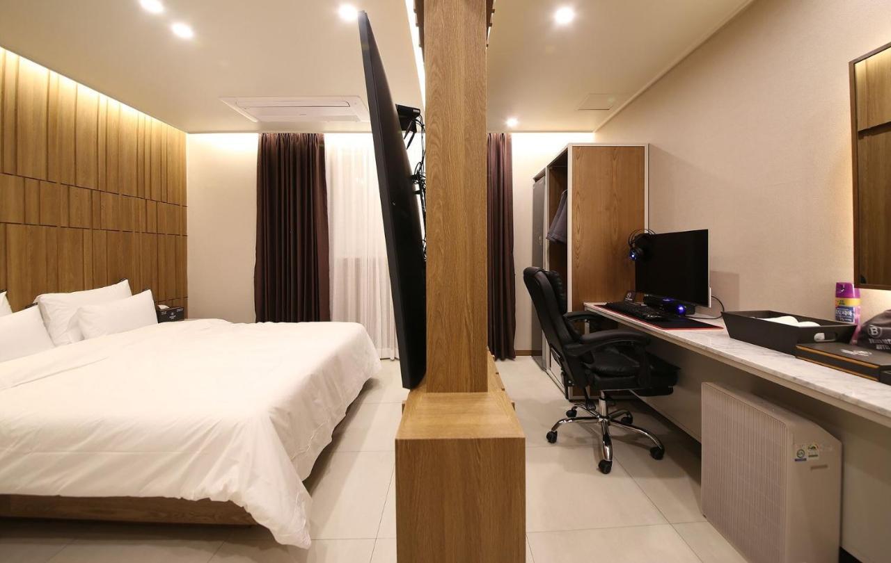 Brown Dot Hotel Sinan Gwangju Metropolitan City Bagian luar foto