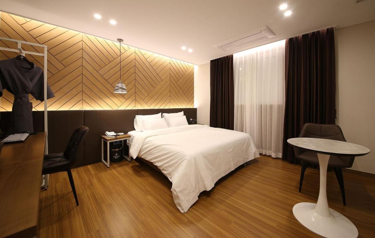 Brown Dot Hotel Sinan Gwangju Metropolitan City Bagian luar foto