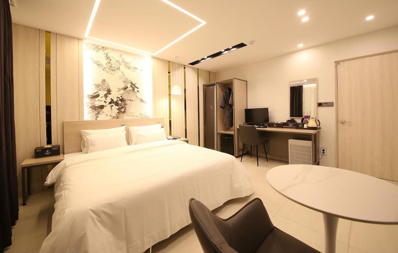 Brown Dot Hotel Sinan Gwangju Metropolitan City Bagian luar foto
