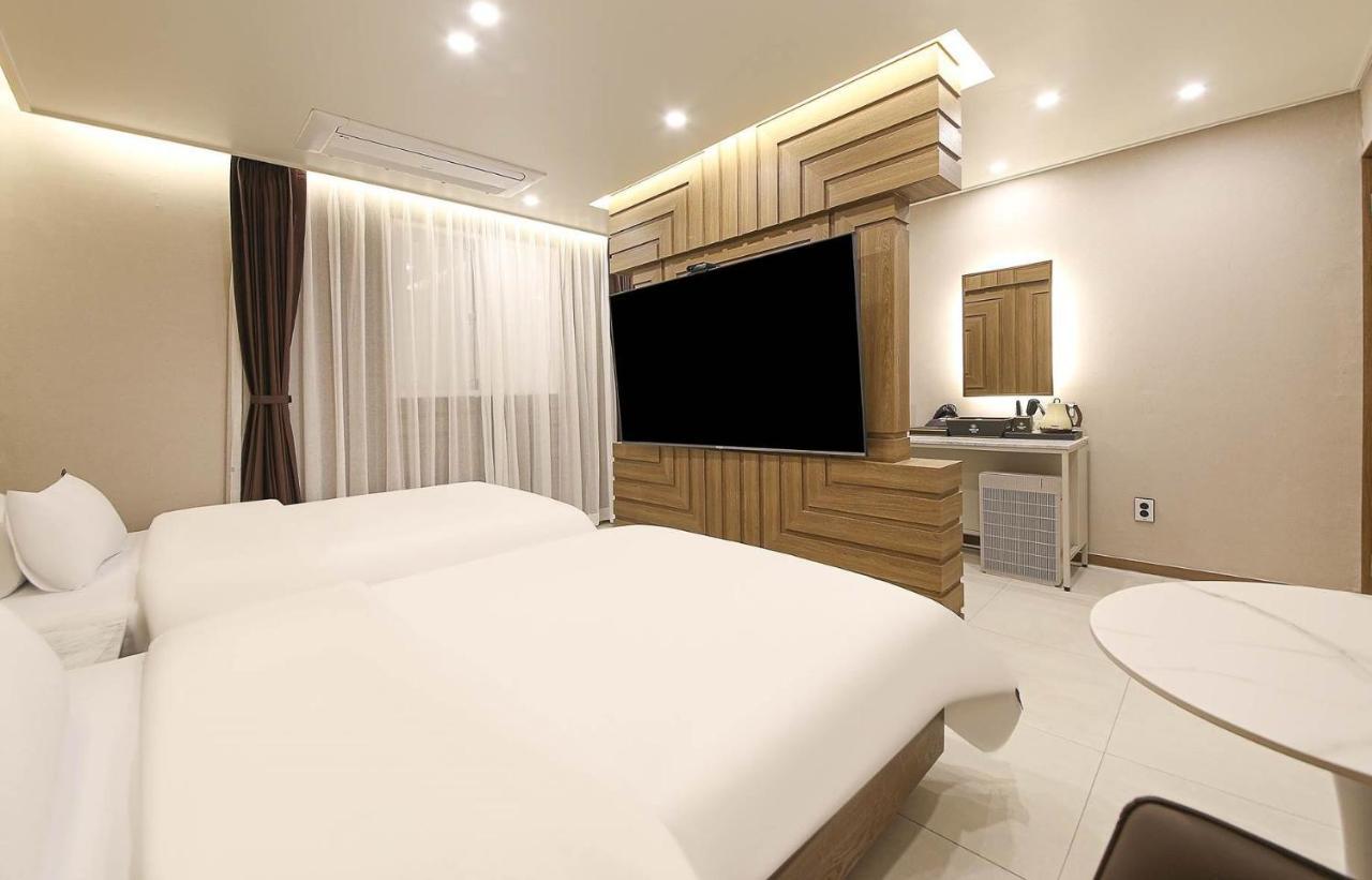 Brown Dot Hotel Sinan Gwangju Metropolitan City Bagian luar foto