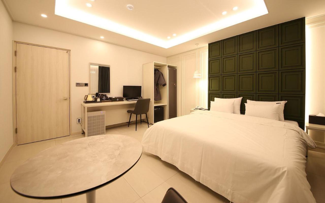 Brown Dot Hotel Sinan Gwangju Metropolitan City Bagian luar foto