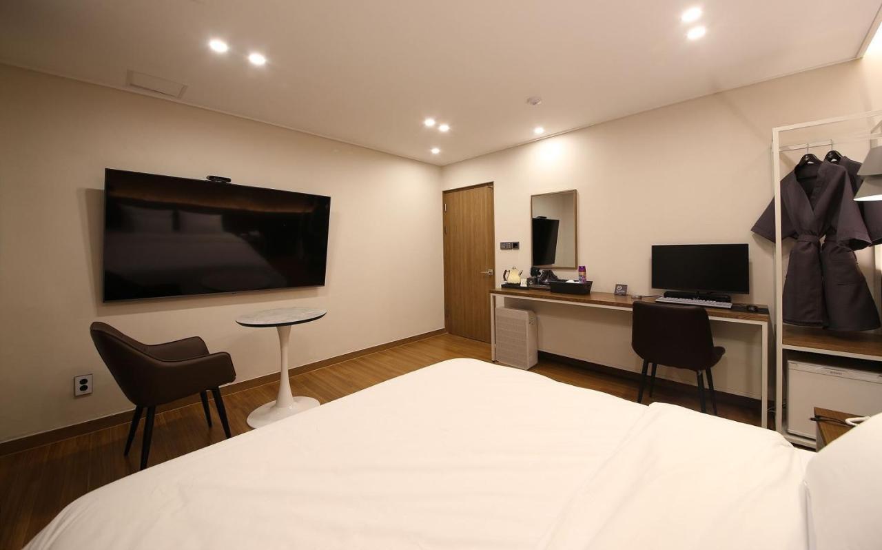 Brown Dot Hotel Sinan Gwangju Metropolitan City Bagian luar foto