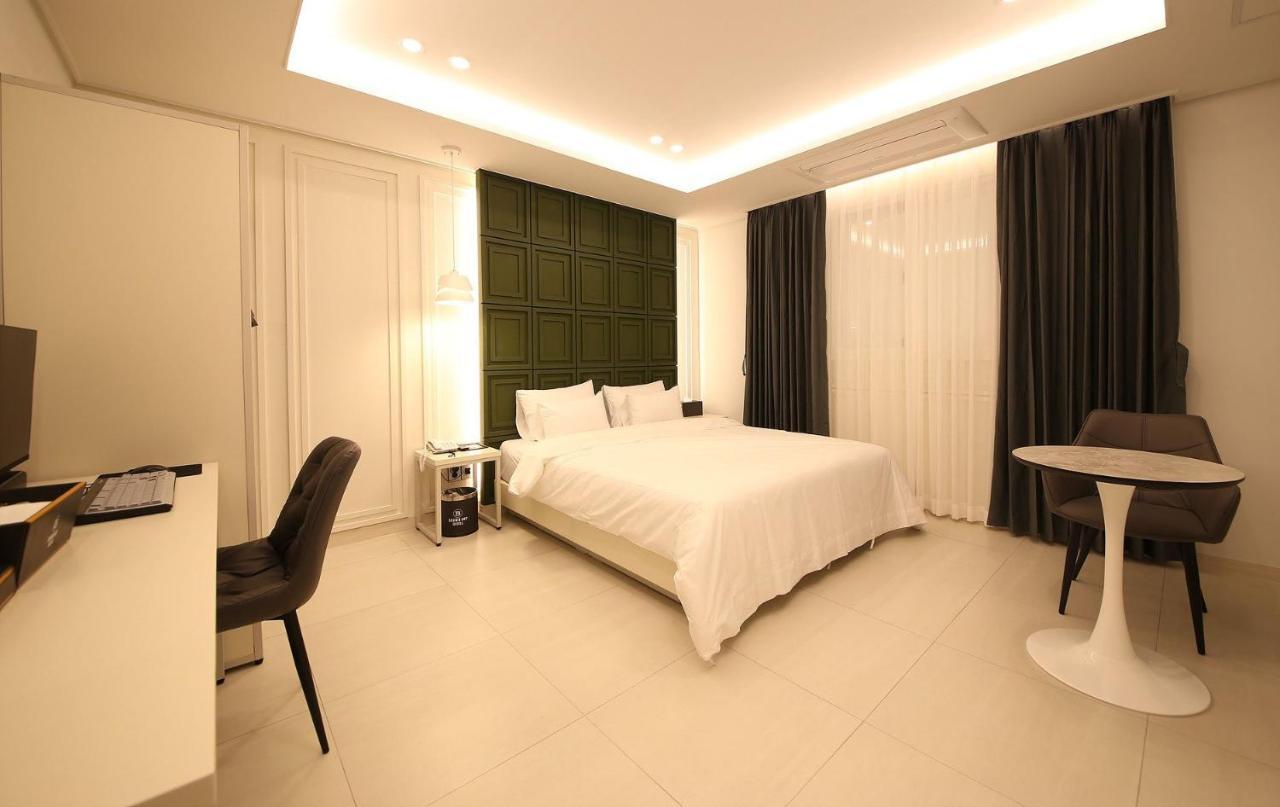 Brown Dot Hotel Sinan Gwangju Metropolitan City Bagian luar foto