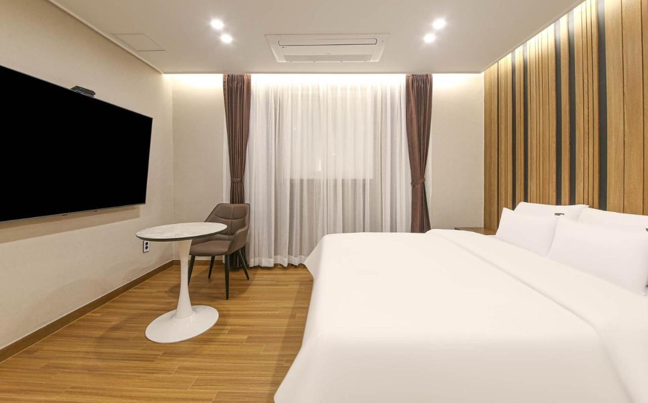 Brown Dot Hotel Sinan Gwangju Metropolitan City Bagian luar foto