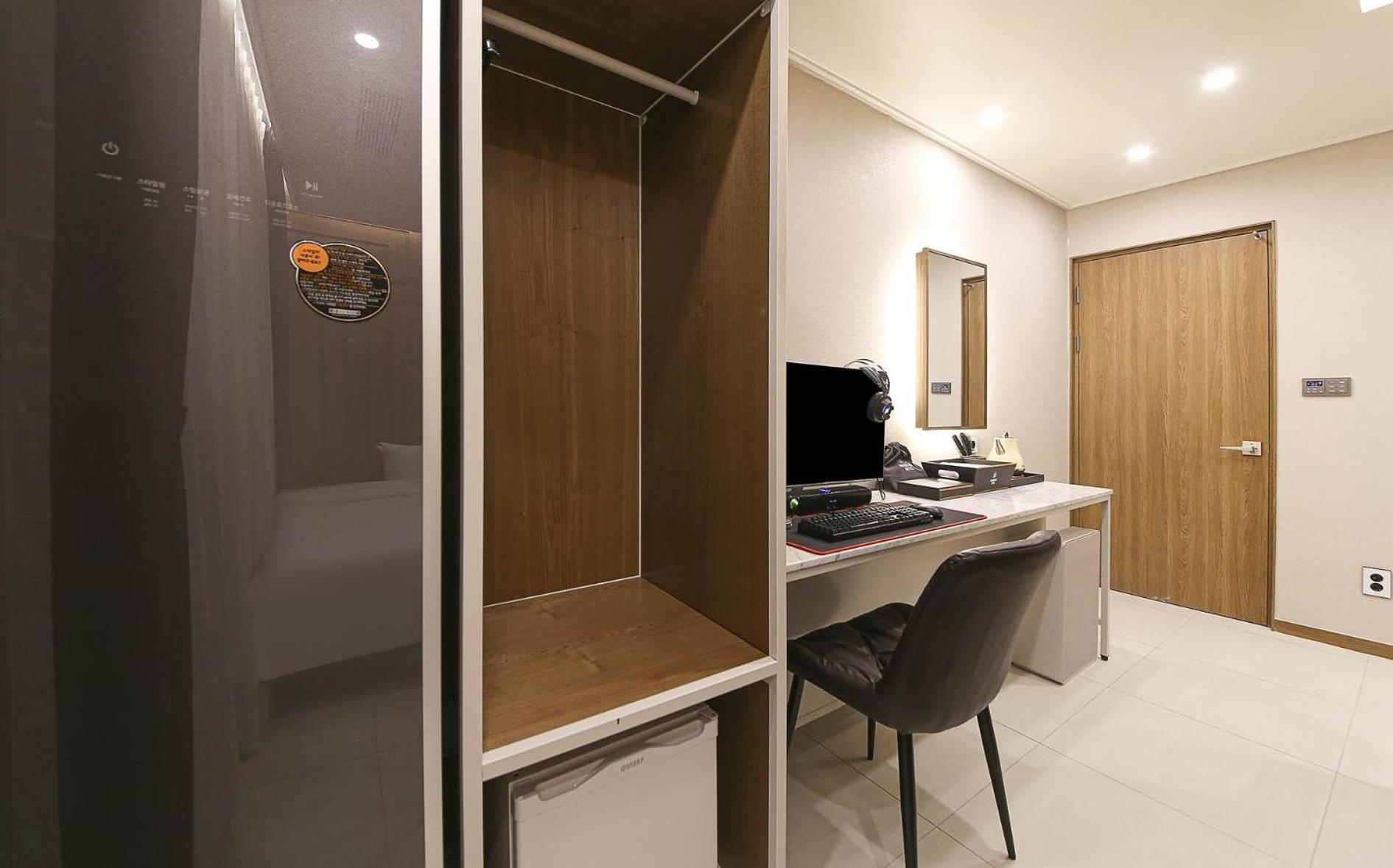 Brown Dot Hotel Sinan Gwangju Metropolitan City Bagian luar foto