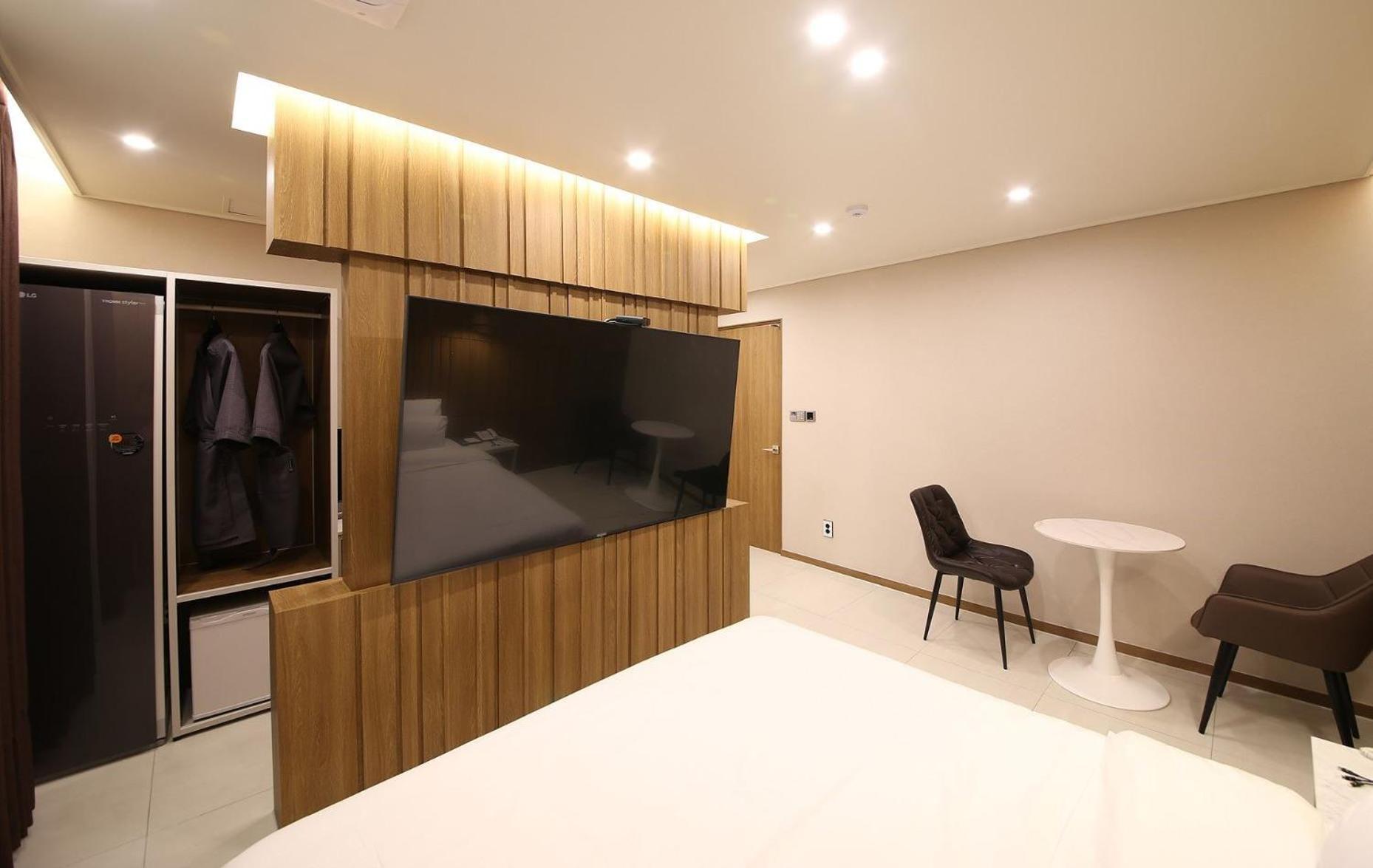 Brown Dot Hotel Sinan Gwangju Metropolitan City Bagian luar foto
