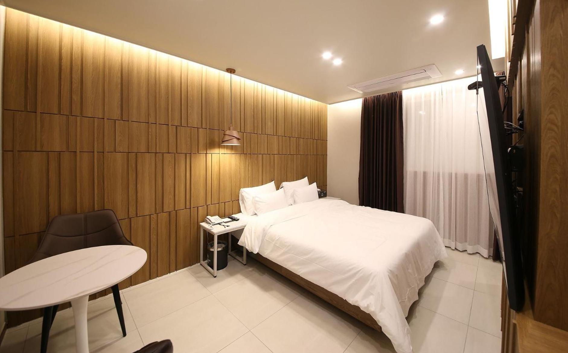Brown Dot Hotel Sinan Gwangju Metropolitan City Bagian luar foto