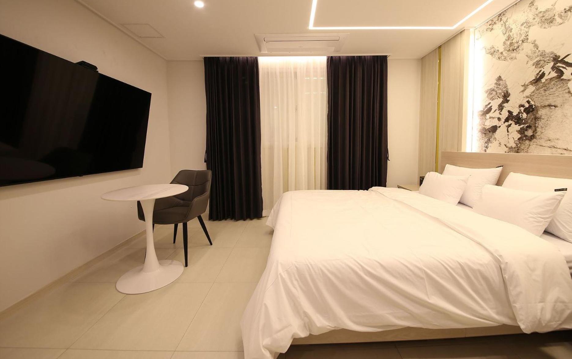 Brown Dot Hotel Sinan Gwangju Metropolitan City Bagian luar foto