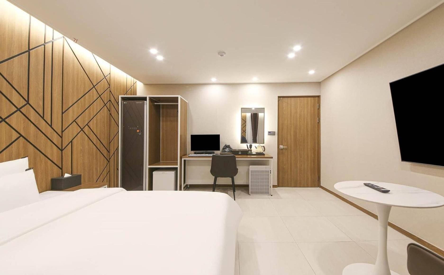 Brown Dot Hotel Sinan Gwangju Metropolitan City Bagian luar foto