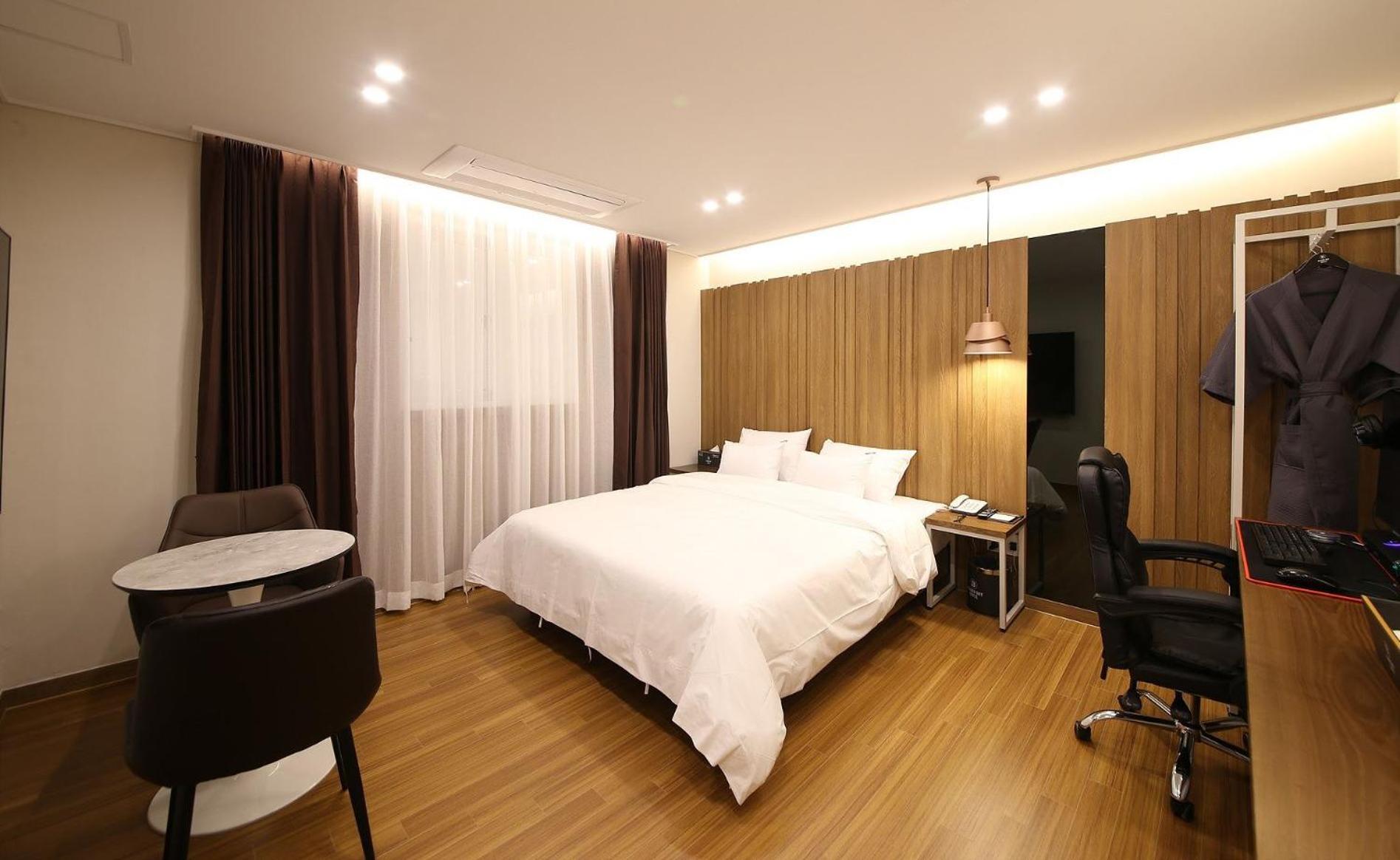 Brown Dot Hotel Sinan Gwangju Metropolitan City Bagian luar foto