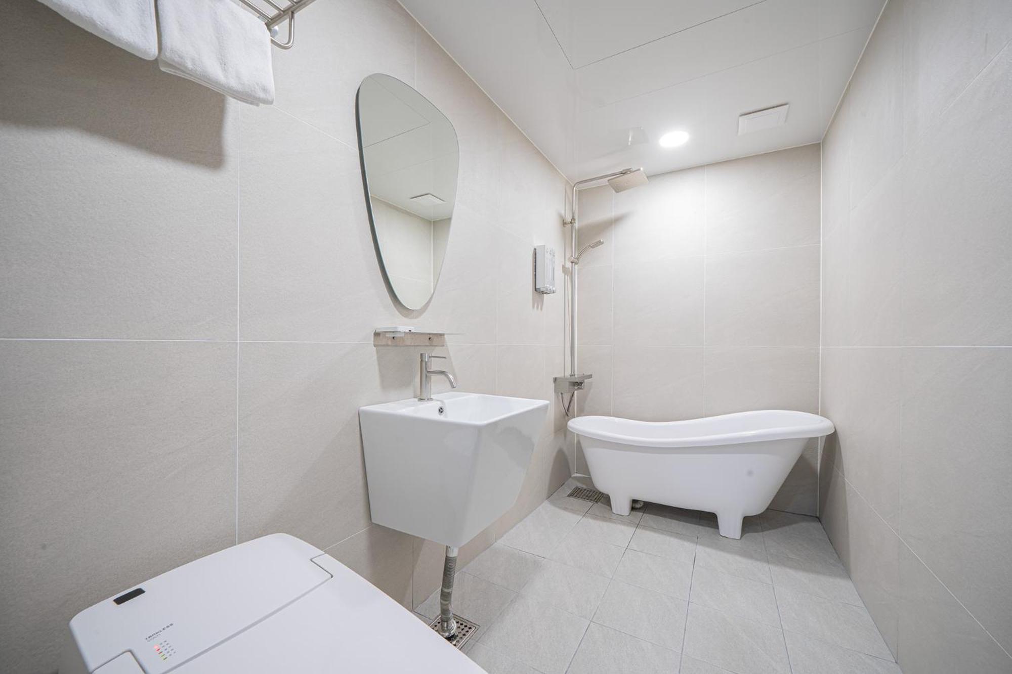 Brown Dot Hotel Sinan Gwangju Metropolitan City Bagian luar foto