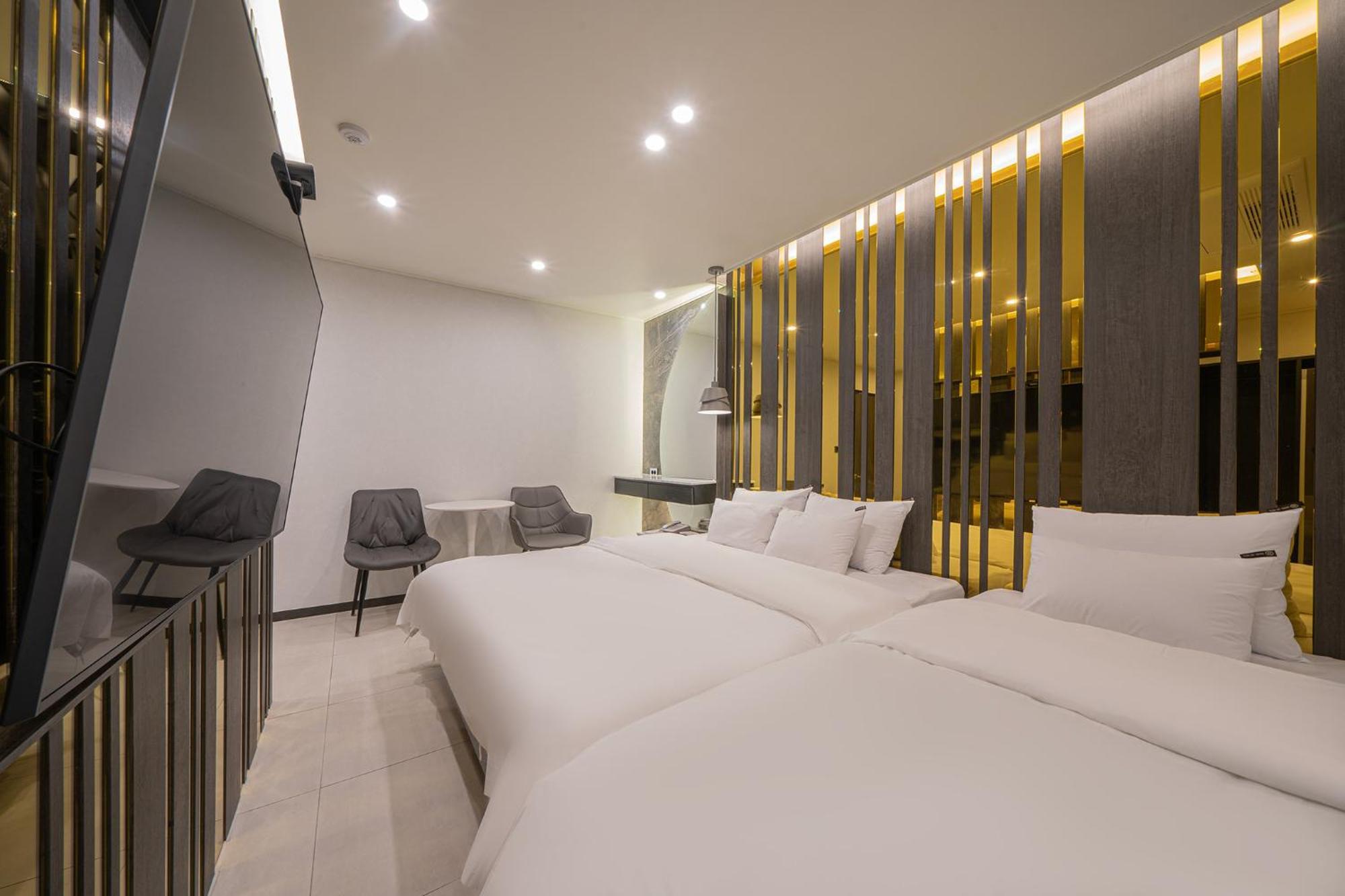 Brown Dot Hotel Sinan Gwangju Metropolitan City Bagian luar foto