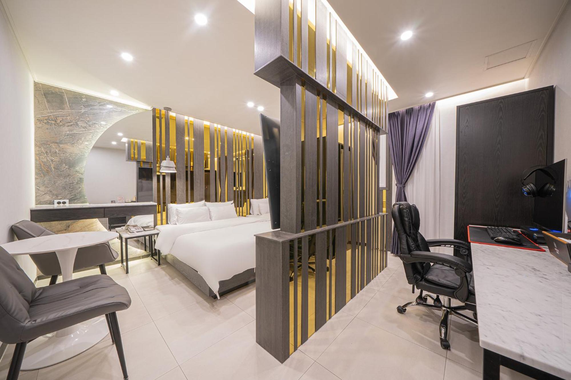 Brown Dot Hotel Sinan Gwangju Metropolitan City Bagian luar foto
